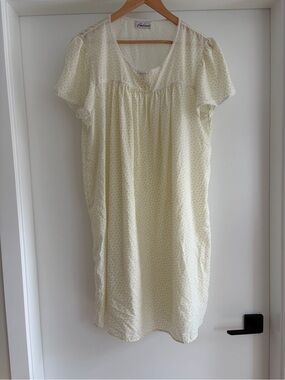 Excellent Condition French Maid Vintage Yellow Dainty Floral Nightgown M/L